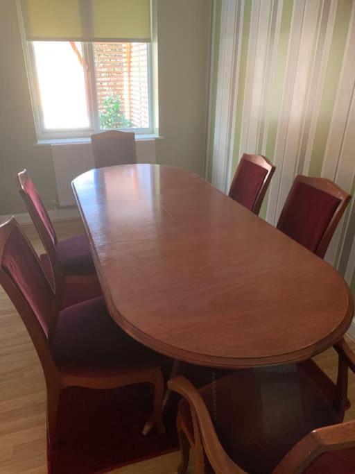 Huntingdon Walk To Town Centre, Cosy, Free Parking Villa Eksteriør bilde